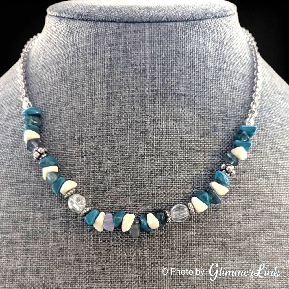 Avon Beaded Chain Faux Turquoise Chip Silver Tone Necklace - Picture 3 of 10